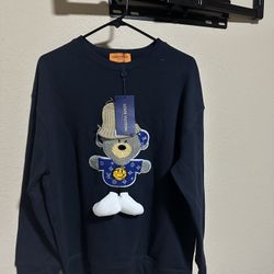 Unisex Sweatshirt With A Cute Iconic 