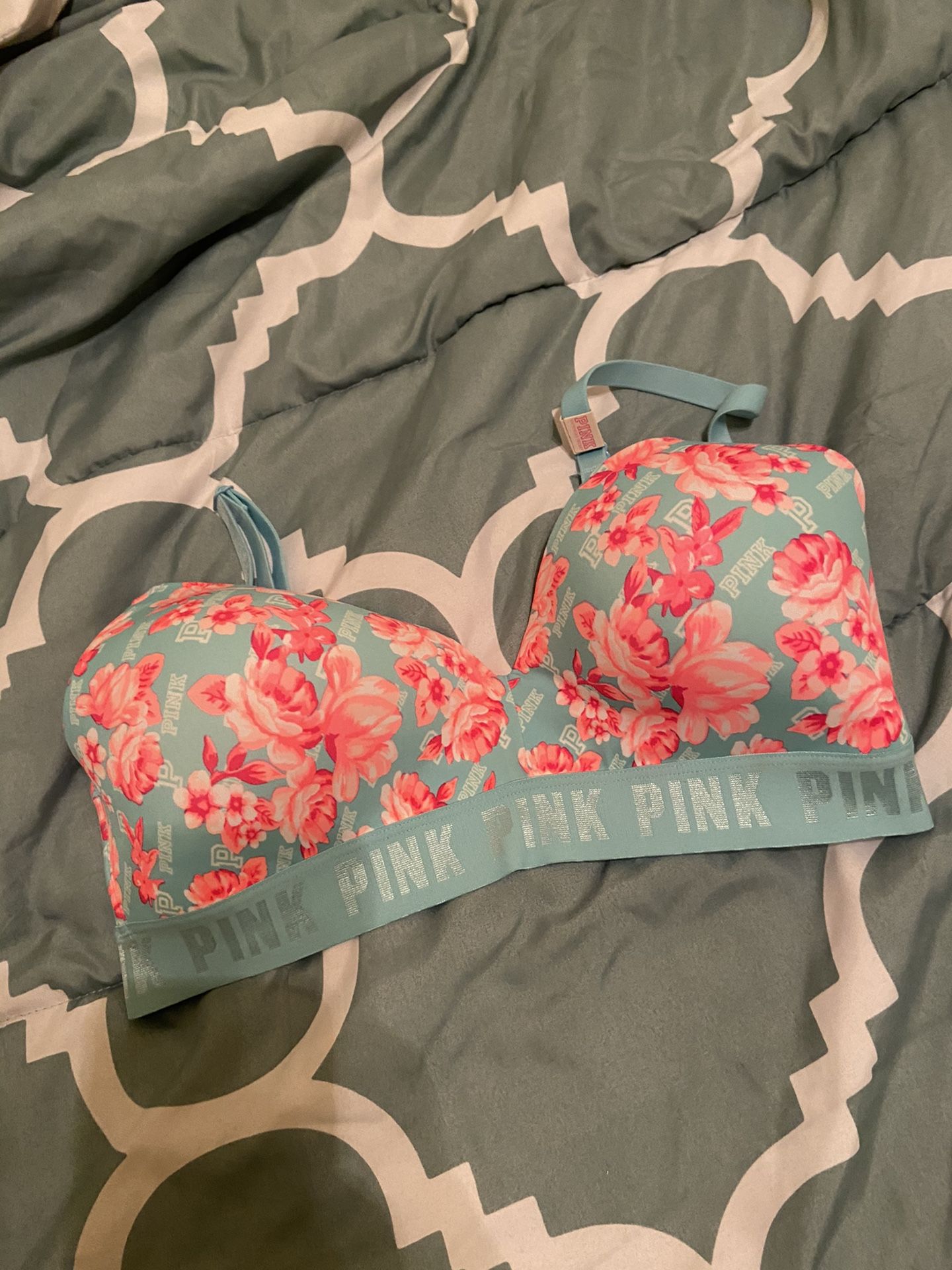 NWT PINK VICTORIA’S SECRET WIRELESS BRA