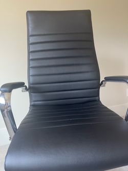 Black Executive Office Chair – Excellent Condition