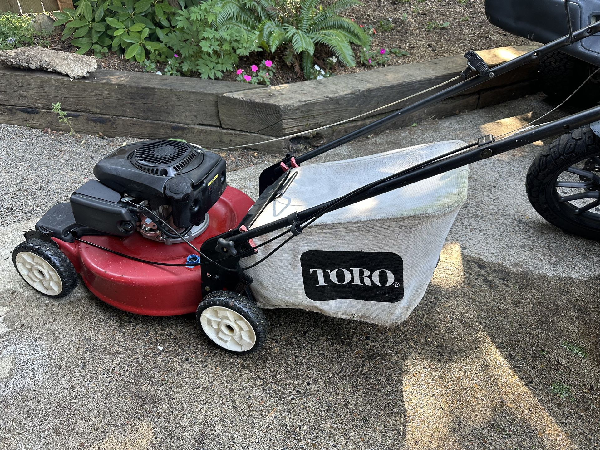 Toro 22” Recycler Self Propelled Lawn Mower