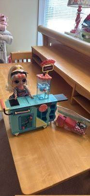 L.O.L. Surprise! OMG to-Go Diner Playset