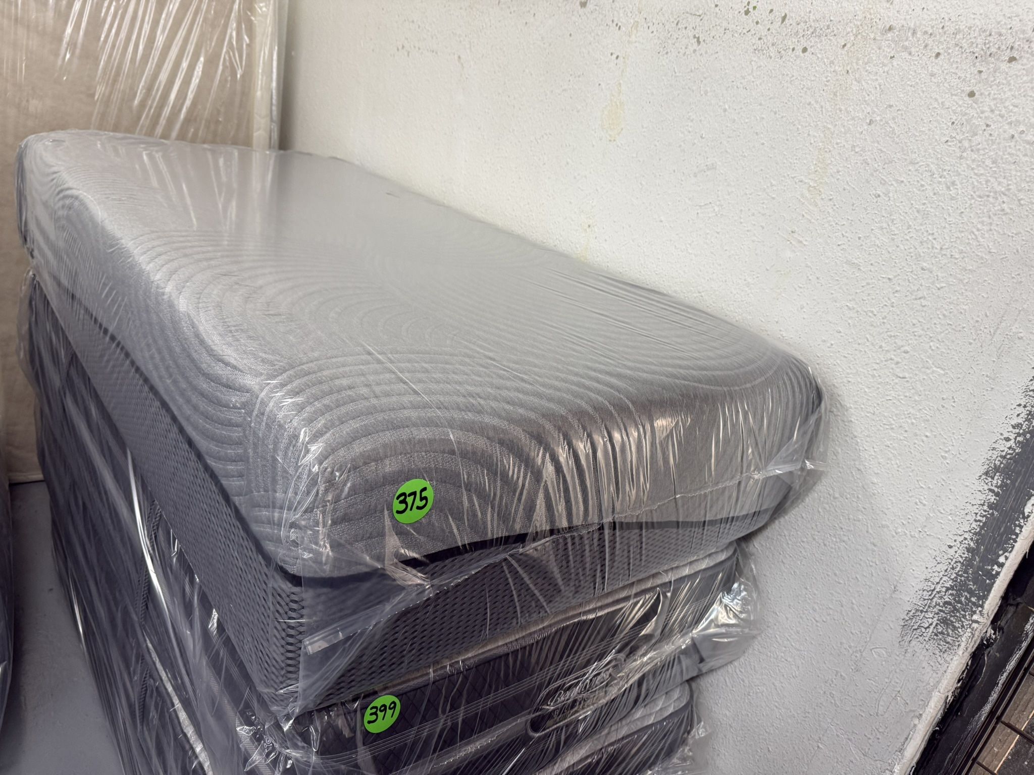 TWIN XL MEMORY FOAM MATTRESS & BOX SPRING BED SET