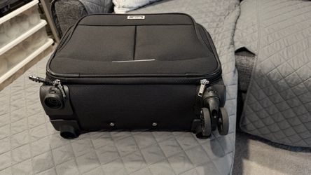 Spinner laptop carry-on