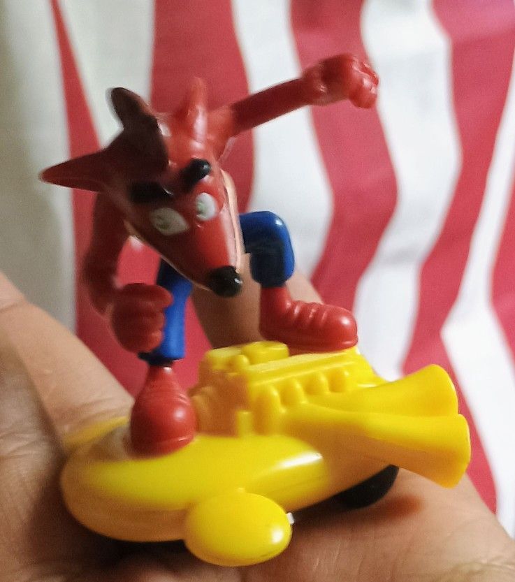 Crash Bandicoot Hardees Pull Back Racer Video Game Action Figure Vintage 2001