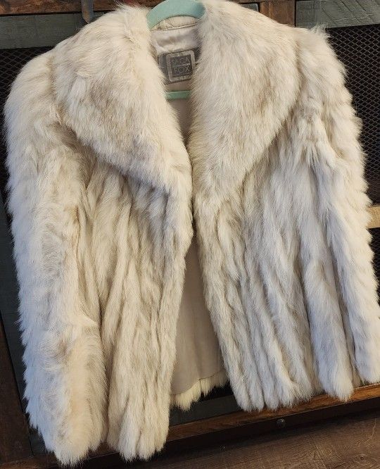 Beautiful Authentic White Fox Fur Coat!