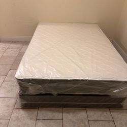 NEW QUEEN REGULAR MATTRES AND BOX SPRING - 2 pcs 