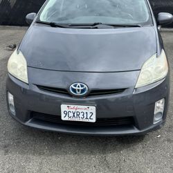Toyota prius 2011