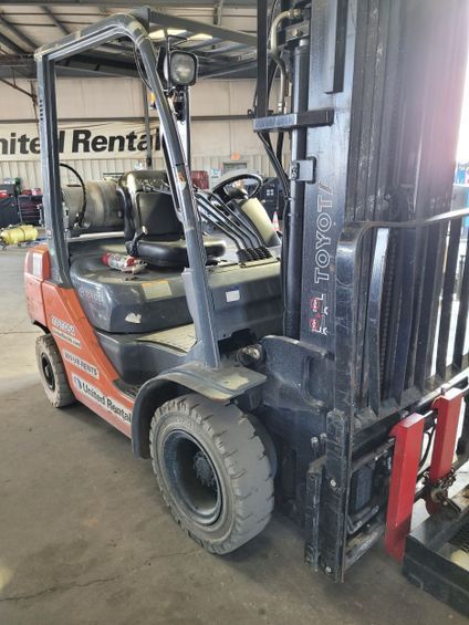 For Sale: 2019 Toyota 8FGU25 Forklift – 4,170 Hours – $16,000 + Tax