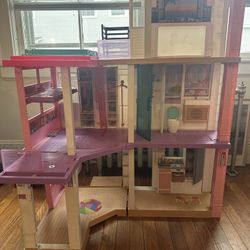 Barbie Dream House Pool Party