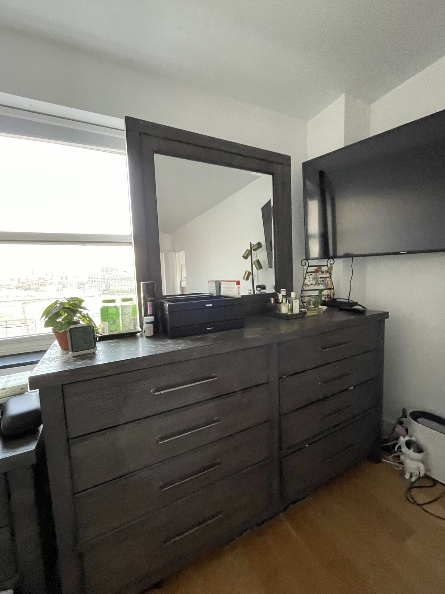 Wooden 8 Drawer Dresser With Mirror