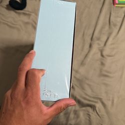 Aura frame