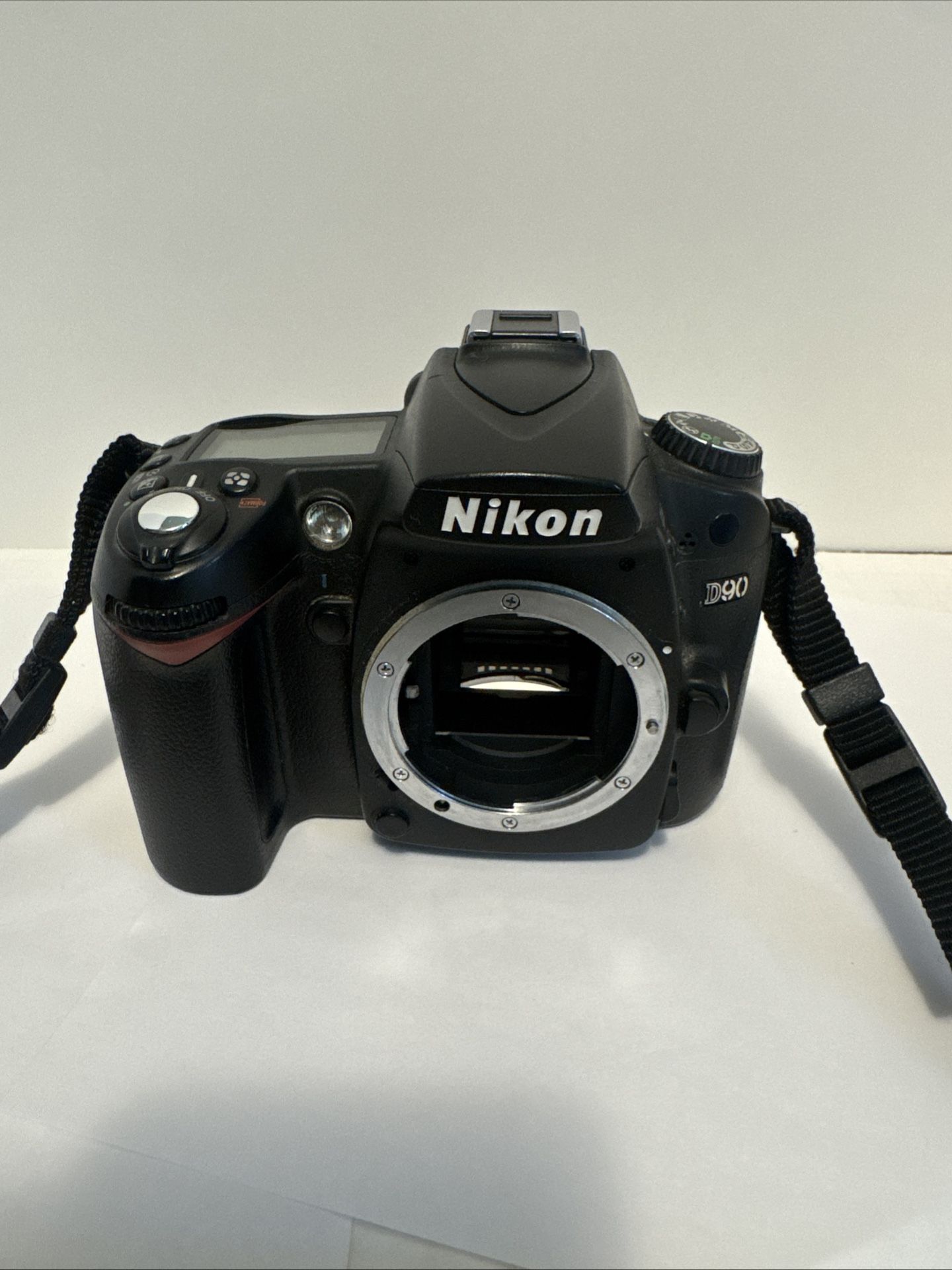 Nikon D90 DSLR Camera Body {12.3MP} (BODY ONLY) (For Parts and Repair)