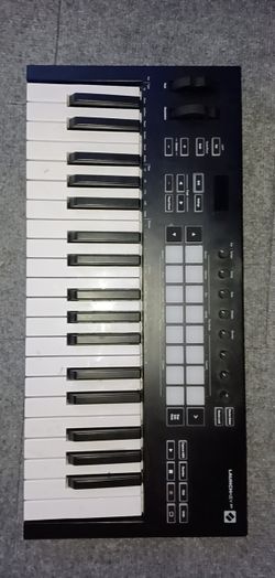 NOVATION LAUNCHKEY 37