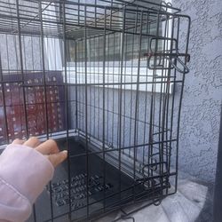 Dog kennel / crate