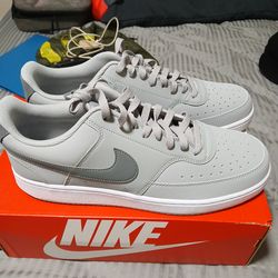 Nike low top court divisions size 12 men