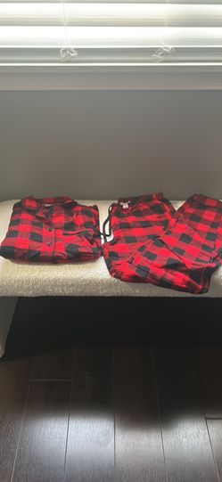 $10 Women Xs Pajamas/pick Up Pingree Grove 
