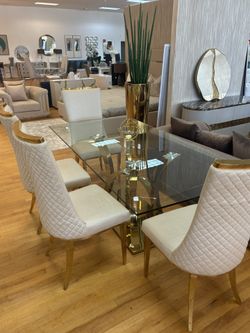 Selina- Elegant Dining  Table