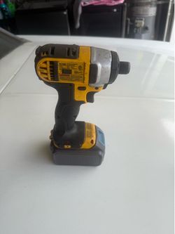 DeWALT  Impact wrench