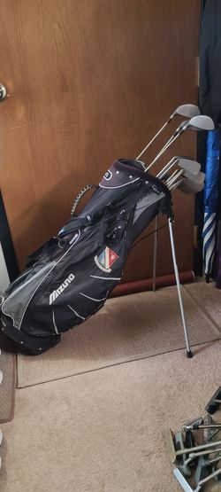 Spalding Executive Golf Club Set With Stand Golf Bag