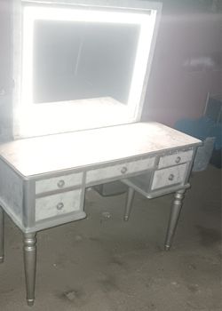 Led Light Vanity