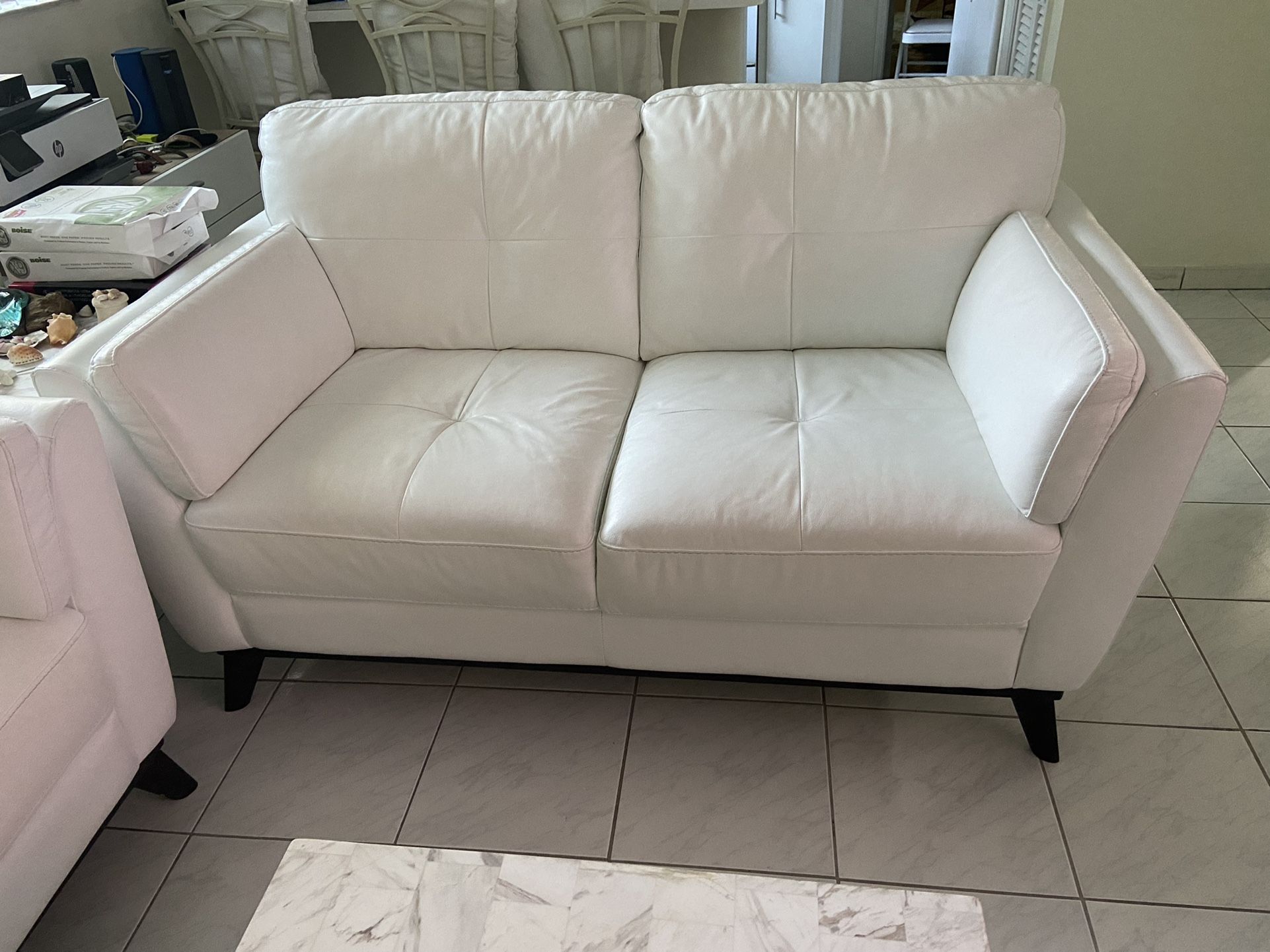 Beautiful Sofia Vergara Gabriele White 2 Pc Leather Sofa In Great Condition