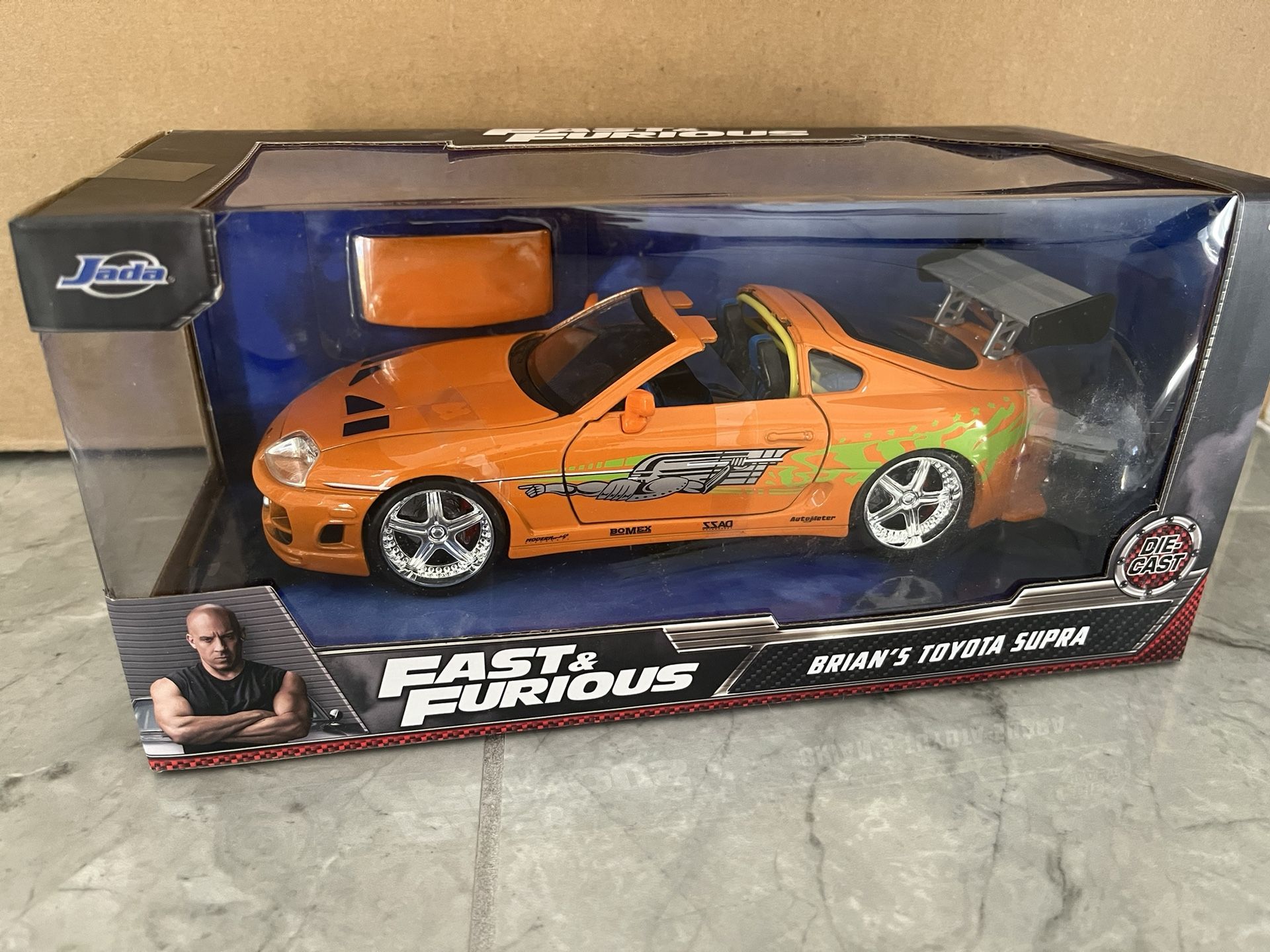 Toyota Supra Fast & Furious, 1:24 scale Diecast car.  Removable roof. Toys