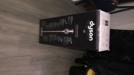 Dyson v8 New!