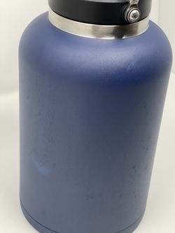 128 oz Insulated Water Jug with Straw Lid and Handle, One Gallon Stainless  Steel Double Vacuum Water Bottle for Hot & Cold Drinks - Sweat Proof, Great  for Sale in Evanston, IL - OfferUp