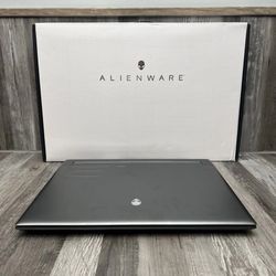 Alienware M18 R2 i9-14900HX 64GB DDR5 MEMORY, 2TB SSD, RTX 4090, 18" QHD+ 165HZ