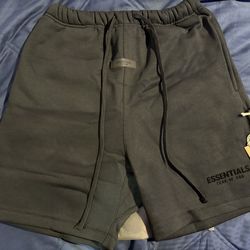 Essential Shorts Size M