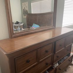 Dresser W/ Mirror!!! Nice