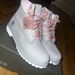Grey Nubuck Pink Timberland 🎀( One Of A Kind)
