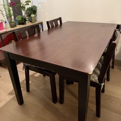 Dinning Table With 4 Chairs 
