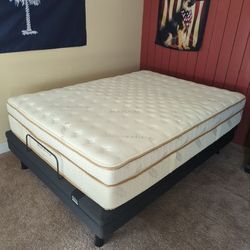 Queen Mattress - Saatva Classic 