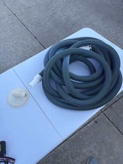 35’ 1.5”pool vacuum hose with skimmer attachment