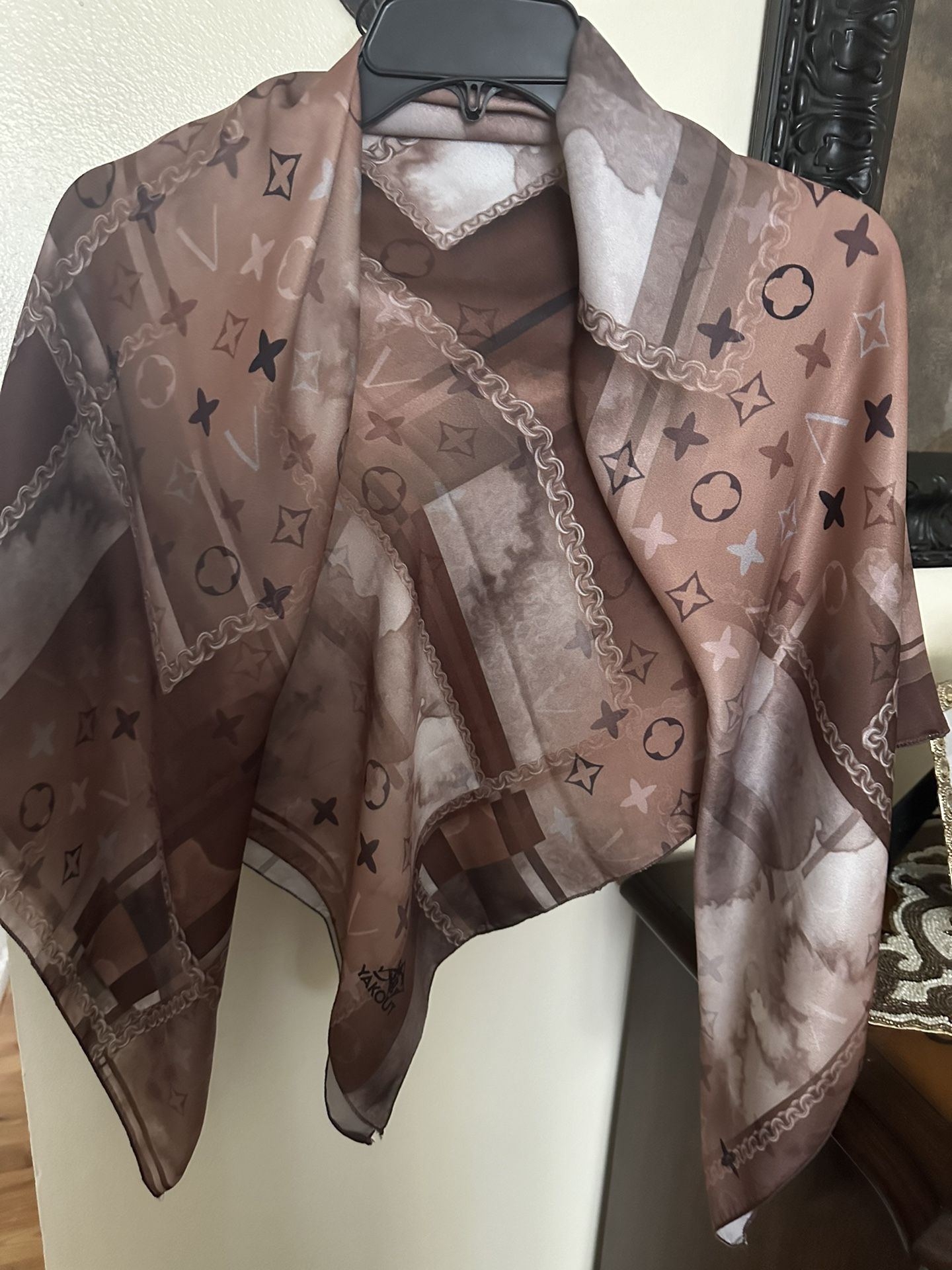 LV Square Woman Scarf