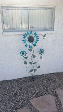 Yard metal art $15