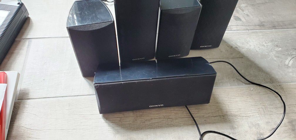 Onkyo 5 Piece Speaker Set