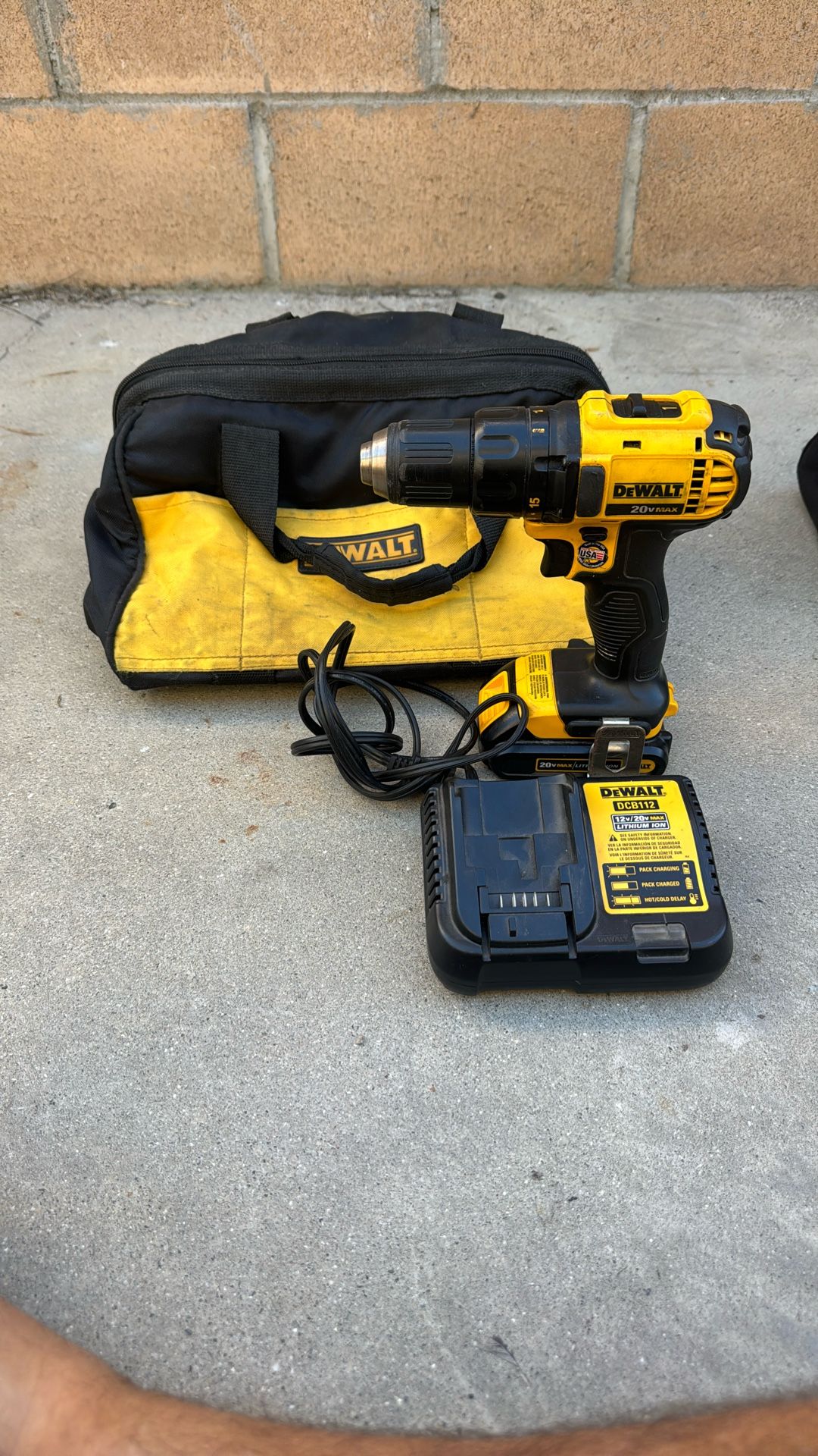 DeWalt 20v Cordless Drill Driver With Battery Charger And Bag
