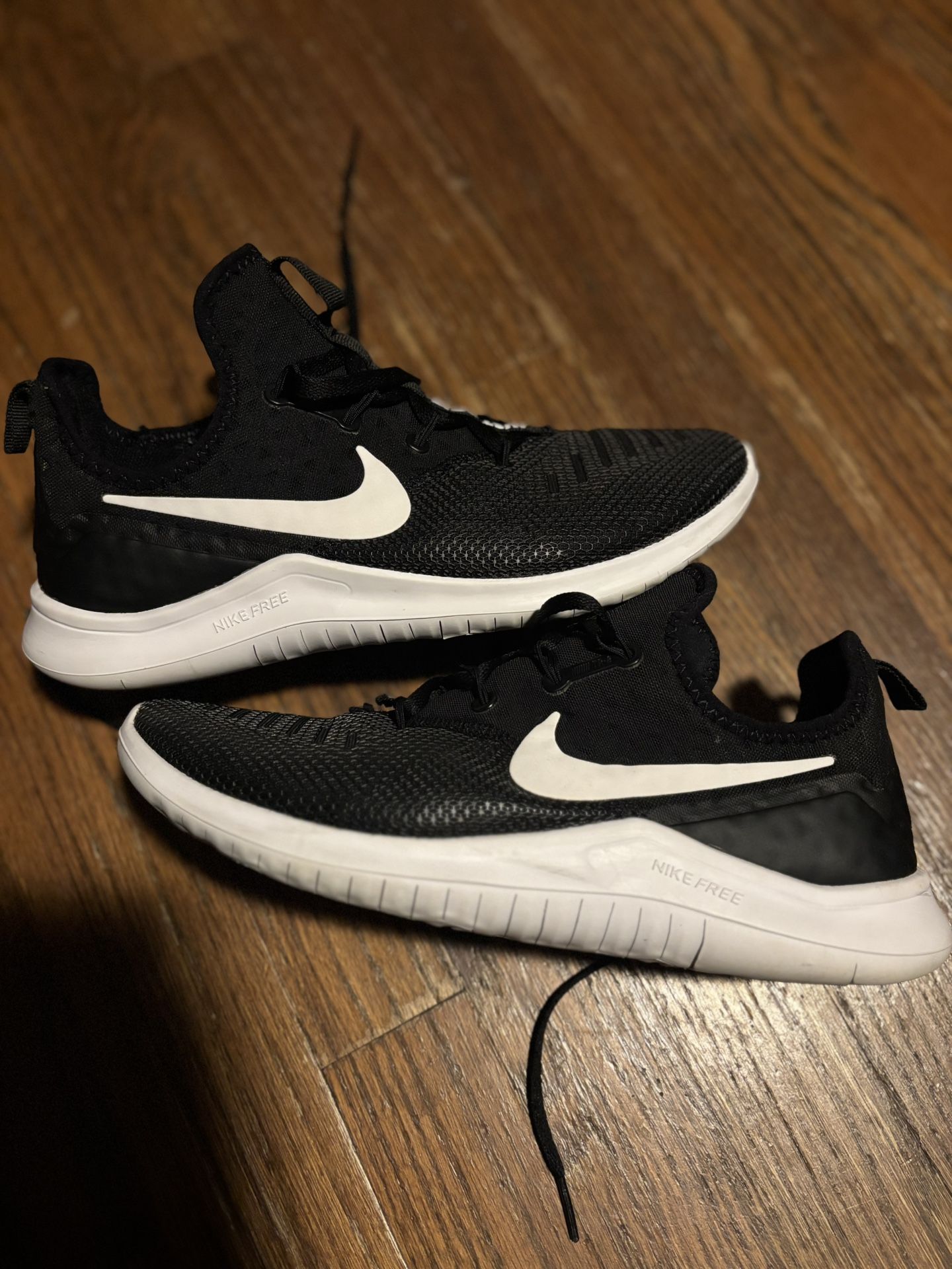 Women’s Nike Shoes Size 8