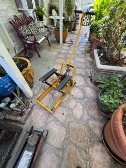 Motorcycle hydraulic stand 1500 lbs