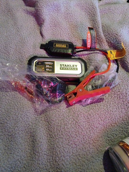 Battery Jumper Stanley Max