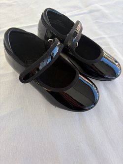 Little Girls tap shoes (size 8)