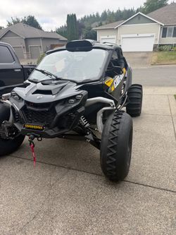 Can Am Maverick R - glass windshield