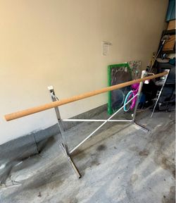 BALLET BARRE