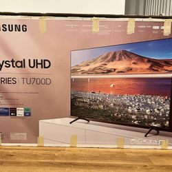 Samsung Crystal UHD 7series TU 7000. Diagonal 65   Excellent condition $450