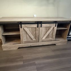 Tv stand - Natural Wood Finish 