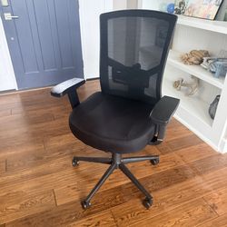 Wide Seat Office Chair