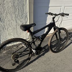 SHIMANO • Hyper Bicycles 29" Men's Mountain Bike,