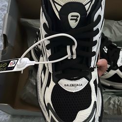 Balenciaga Runners Size 43